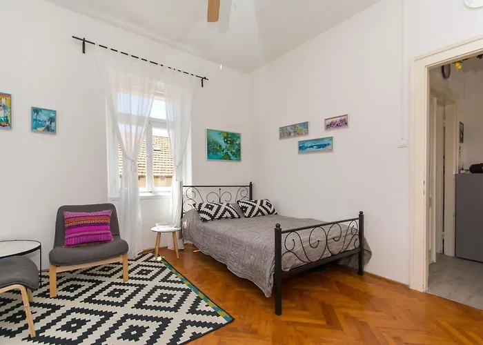 Milka-Sea View Apartment In Center