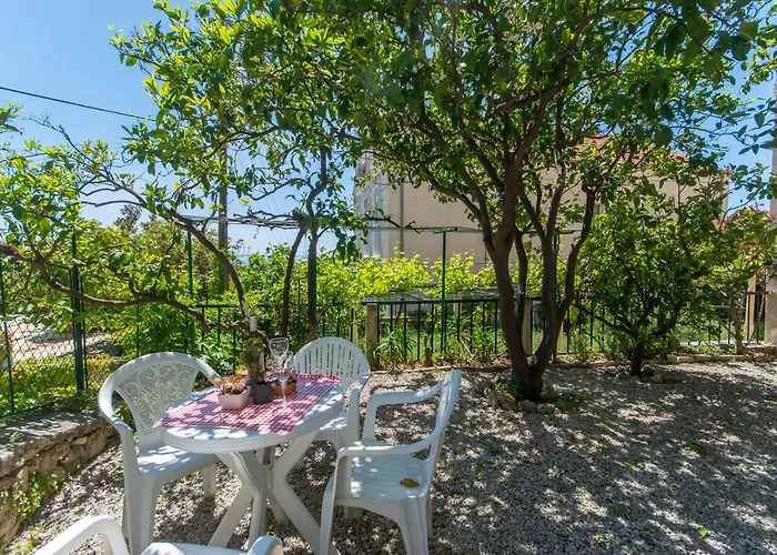 Milka-Sea View Apartment In Center