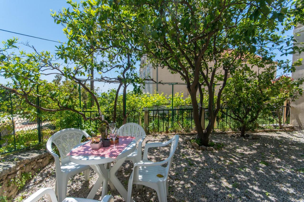 Milka-sea View In Center Apartment